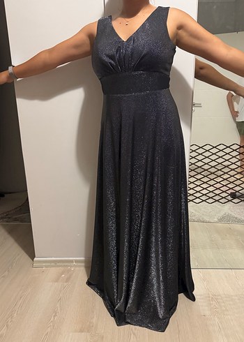 V Yaka Gri Parlak Midi Abiye Elbise - Görsel 2