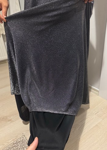 V Yaka Gri Parlak Midi Abiye Elbise - Görsel 6