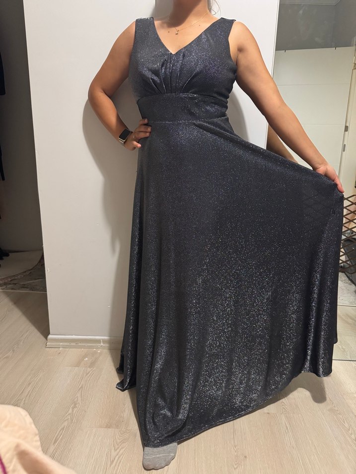 V Yaka Gri Parlak Midi Abiye Elbise - Görsel 3