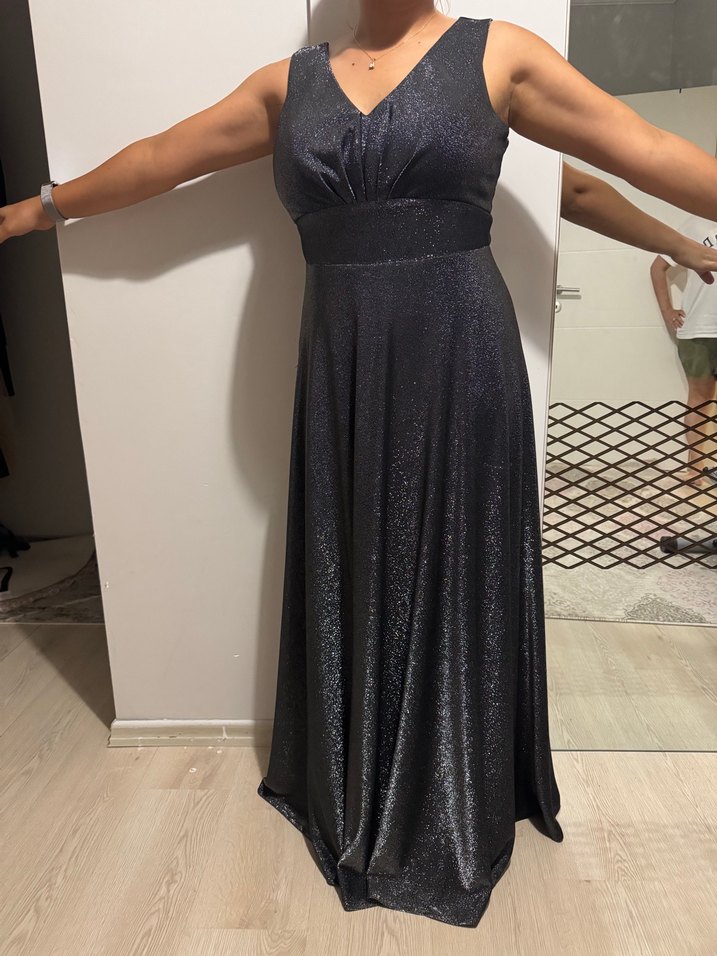 V Yaka Gri Parlak Midi Abiye Elbise - Görsel 2