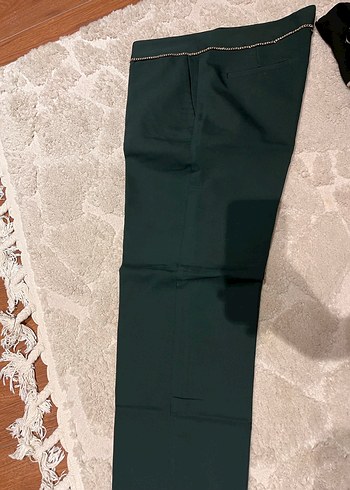 40 Beden Zümrüt Yeşili zincir Detaylı Kumaş Pantolon