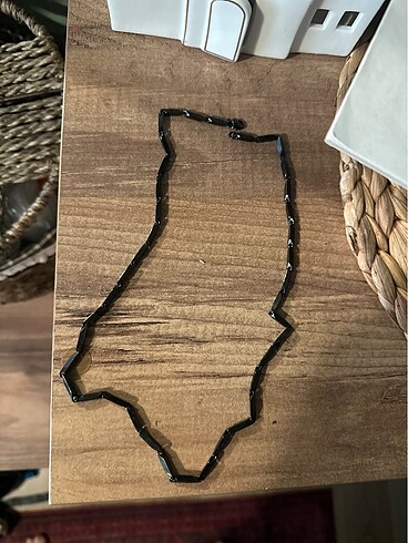 Siyah erkek kolye