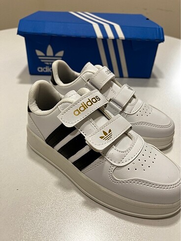 32 Beden beyaz Renk Adidas Çocuk Spor