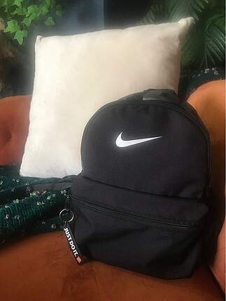 Orijinal Nike marka Siyah renk mini sırt çantası