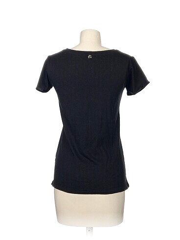 s Beden Diğer T-shirt %70 İndirimli.
