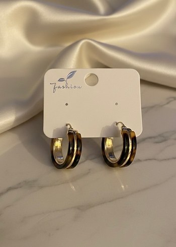 Altın Renkli Leopar Motifli Midi Halka Küpeler - Görsel 3