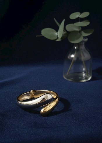 Kelepçe Şeklinde İki Renkli Kadın Bileklik - Görsel 4