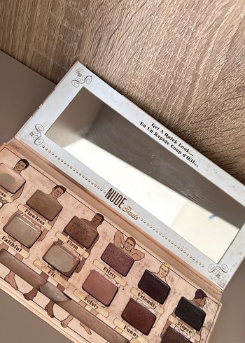 The Balm NUDE Dudle Parlak Bej Far Paleti