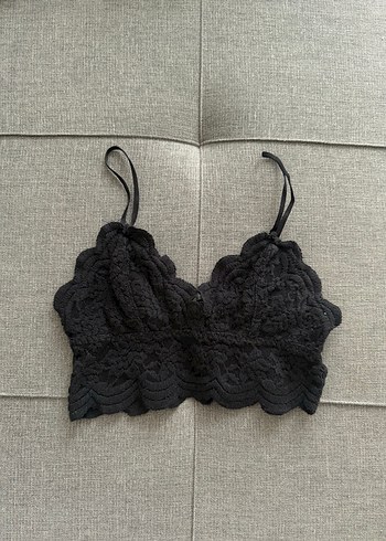 Zara Dantel Nakışlı Siyah Gotik Bralet