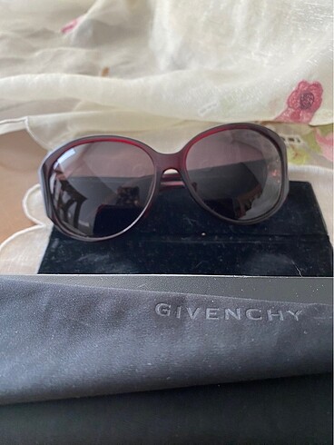 GIVENCHY Orijinaldir