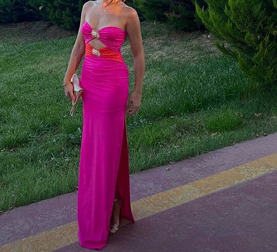 Zeynep tosun özel tasarım elbisesi