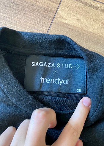 m Beden Kürklü Kolları Detaylı Siyah Kadın Bluz