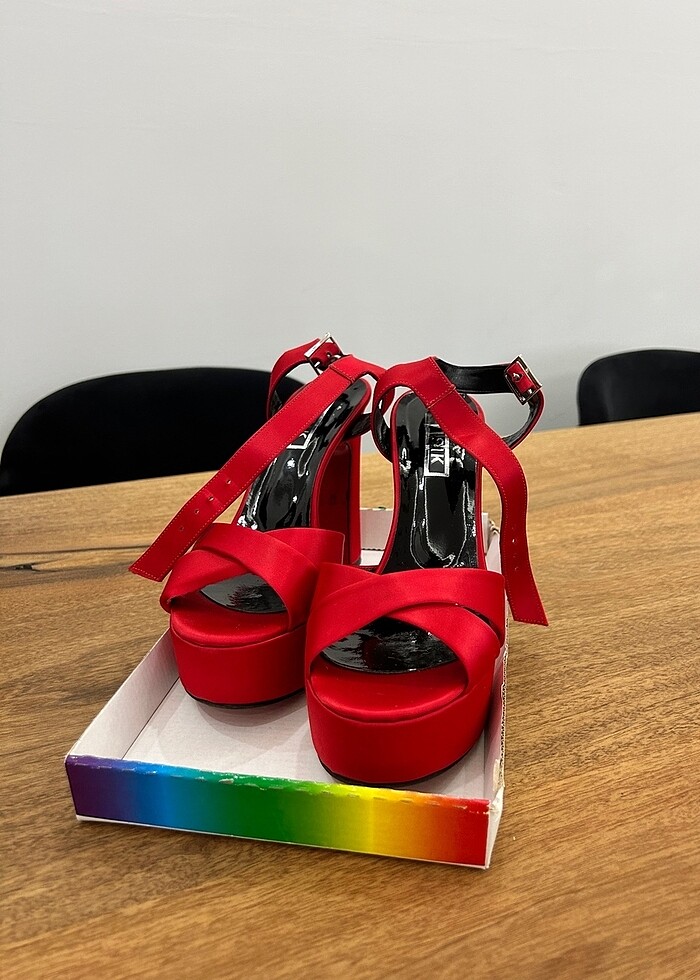 Kırmızı Yüksek Topuklu Ayakkabı - Görsel 2