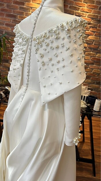 İnci Detaylı Saten Gelinlik - Görsel 3