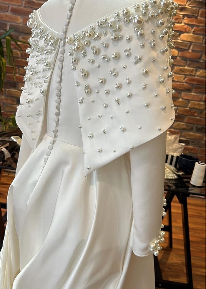 İnci Detaylı Saten Gelinlik - Görsel 3