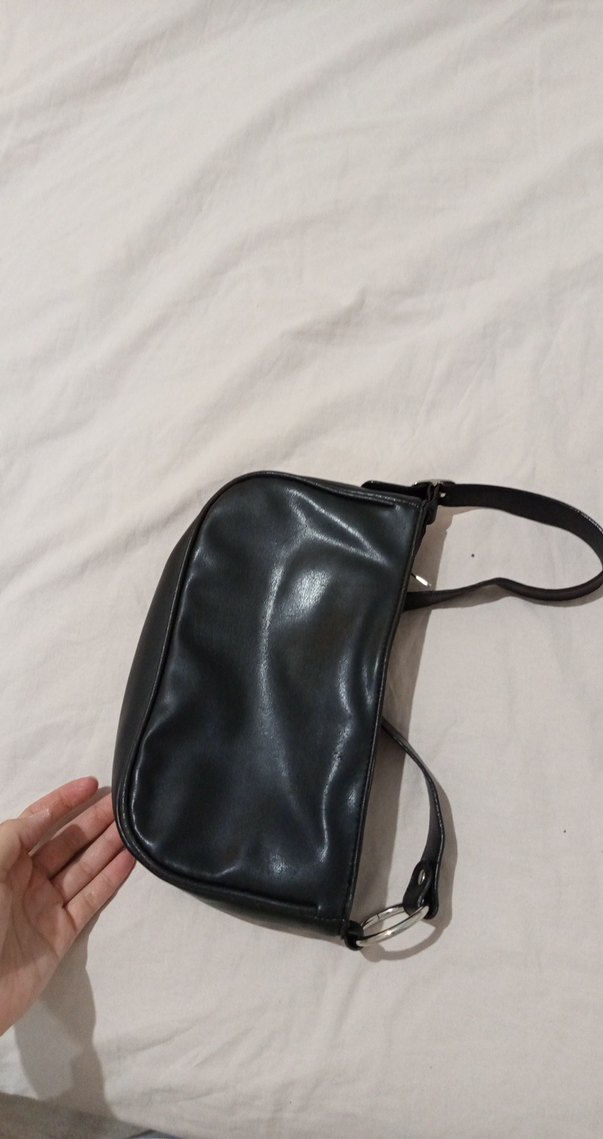 Siyah Deri Tokalı Kadın Çantası - Görsel 3