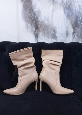 Bej Deri Pilili İnce Topuklu Kadın Bot Çizme - Görsel 3