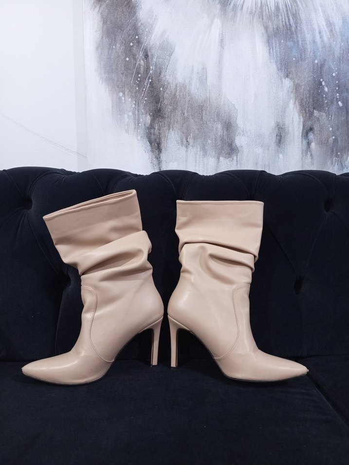 Bej Deri Pilili İnce Topuklu Kadın Bot Çizme - Görsel 3