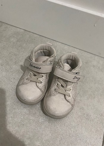 Kız Çocuk Beyaz Nakışlı Cırt Cırtlı Spor Ayakkabı - Görsel 3