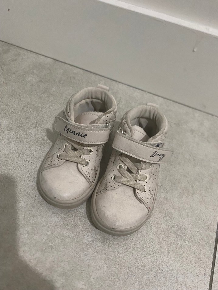 Kız Çocuk Beyaz Nakışlı Cırt Cırtlı Spor Ayakkabı - Görsel 3