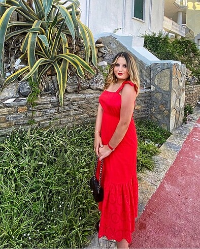Kırmızı boydan elbise