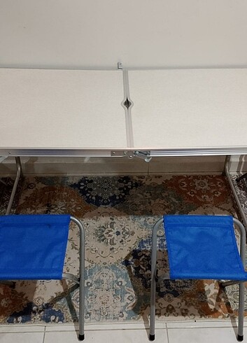 Kesinlikle sıfır sorunsuz katlanabilir masa + 4 tabure