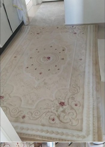 Beyaz Çiçek Desenli Klasik Halı - Görsel 2