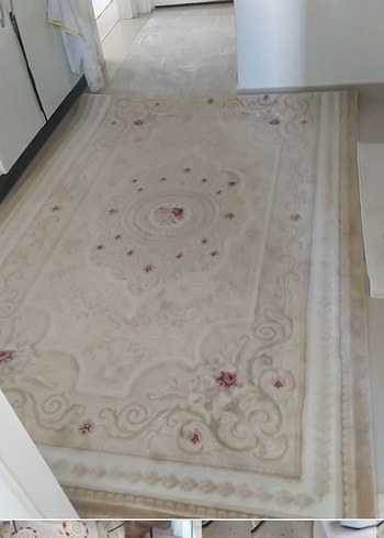 Beyaz Çiçek Desenli Klasik Halı - Görsel 3