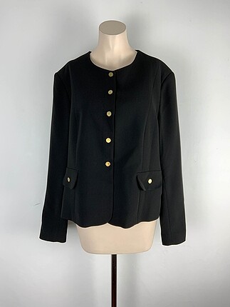 Diğer Blazer %70 İndirimli.