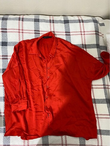Oversize kırmızı gömlek