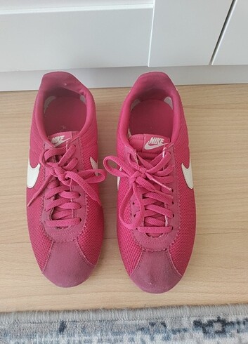 Nike Nike pembe spor ayakkabı 