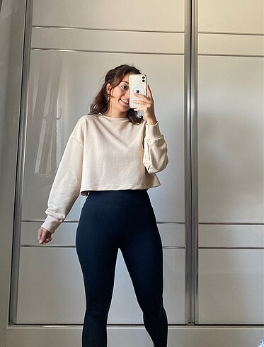 Krem Crop Sweatshirt