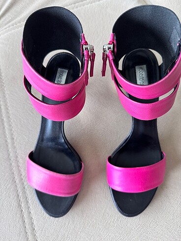 37 Beden Roberto Cavalli