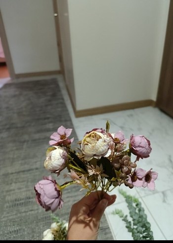 Diğer yapay çiçek.