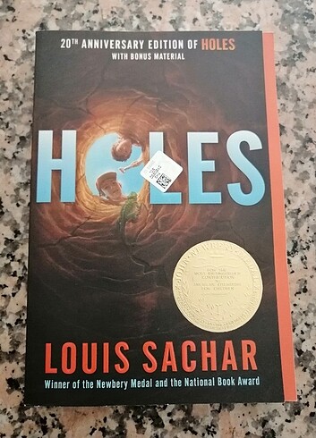  HOLES İNGİLİZCE KİTAP