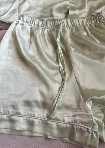 Yeşil Saten Kadın Pijama Takımı - Görsel 2