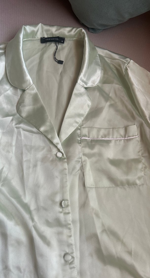 Yeşil Saten Kadın Pijama Takımı - Görsel 3