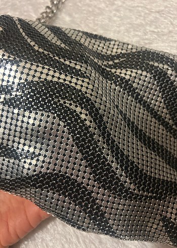 Zebra Desenli Zincir Askılı Gri Kadın Çanta - Görsel 4