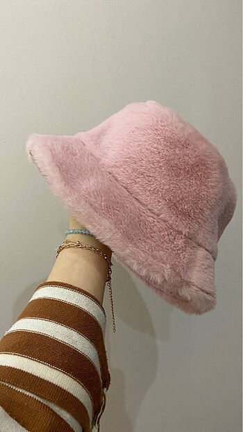Pembe peluş şapka