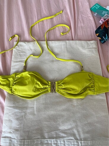H&M bikini üstü