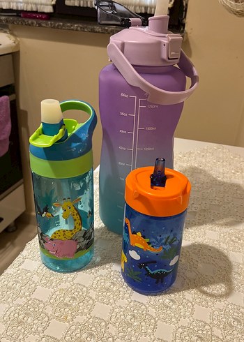 Çocuklar için renkli su şişeleri - Görsel 2