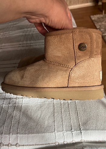 Ugg 30