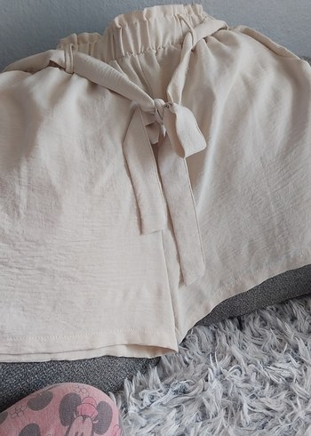 Kemerli Bej şort - Görsel 3