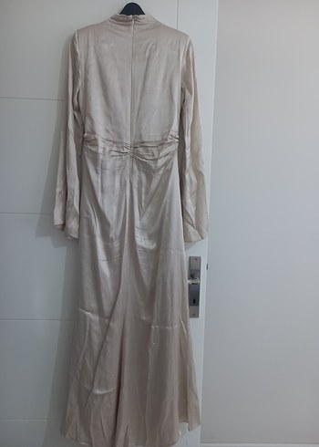 Beyaz Uzun Kollu Drapeli Uzun Elbise - Görsel 7