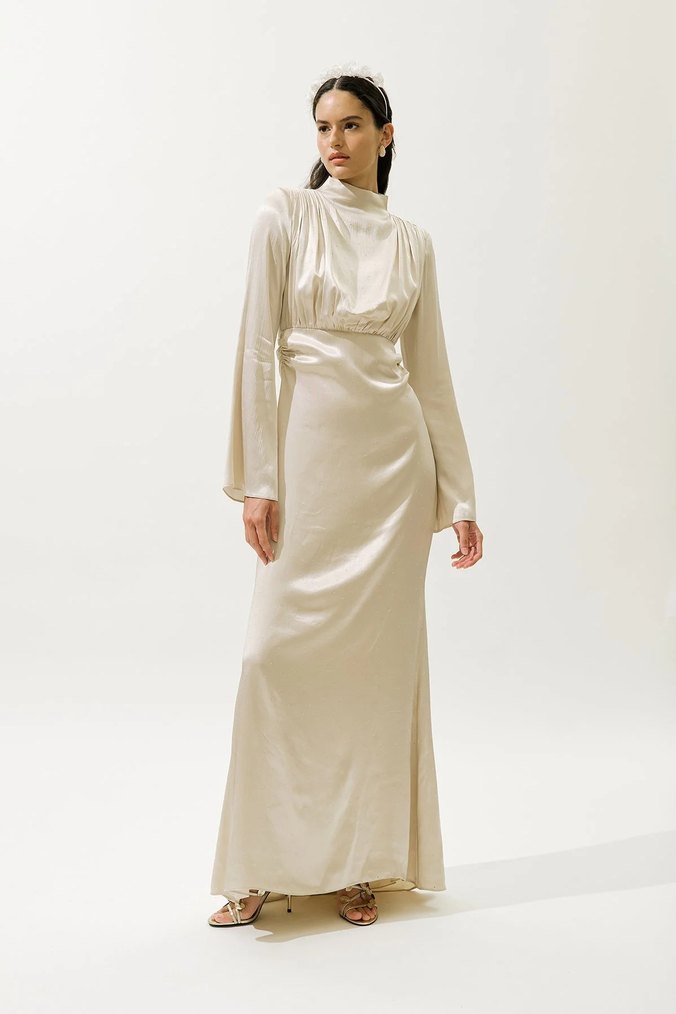 Beyaz Uzun Kollu Drapeli Uzun Elbise - Görsel 5