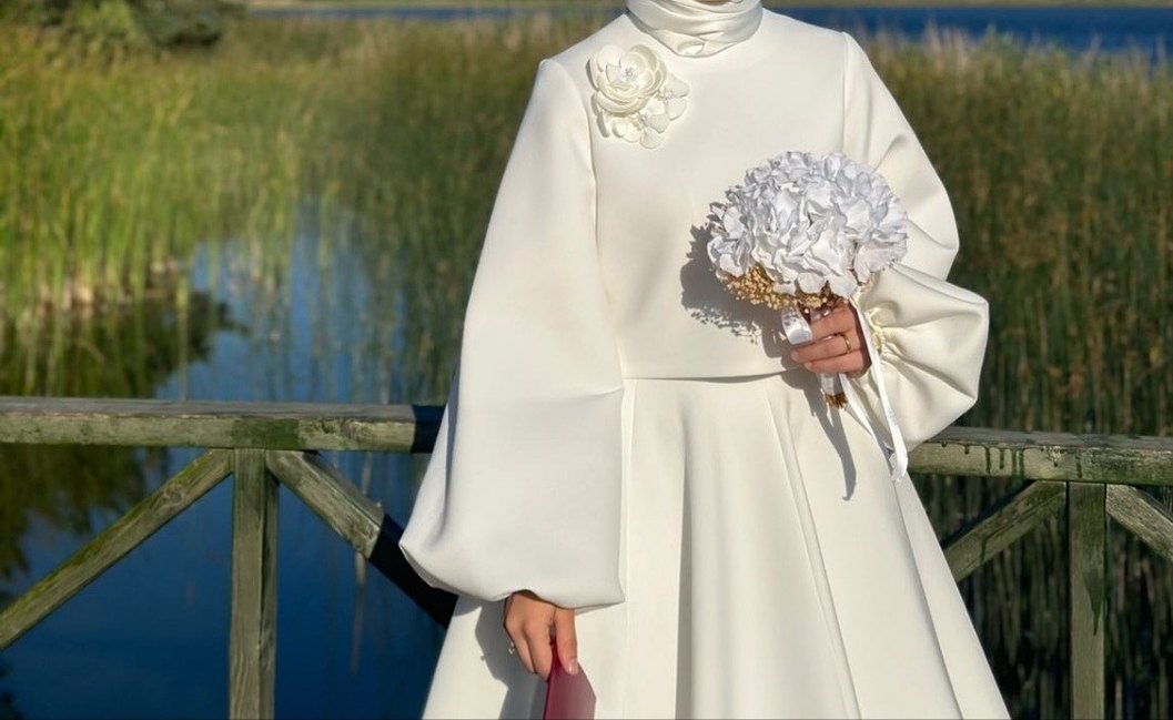 Uzun Kollu Yüksek Yakalı Beyaz Mini Gelinlik - Görsel 2