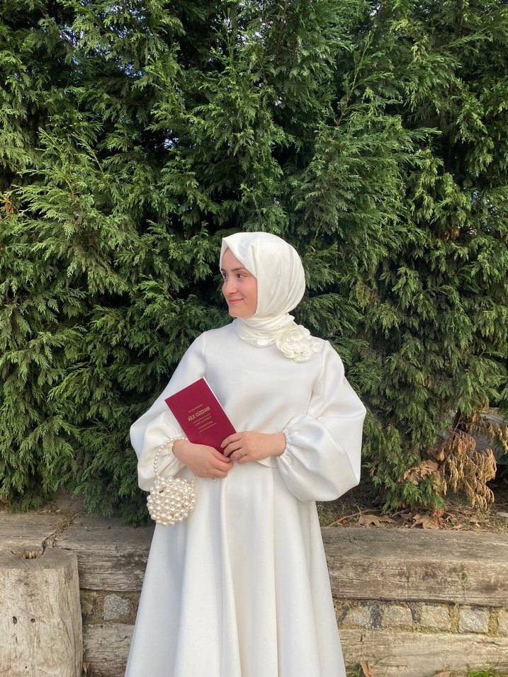 Uzun Kollu Yüksek Yakalı Beyaz Mini Gelinlik - Görsel 3