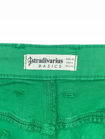 40 Beden yeşil Renk Stradivarius Mini Şort %70 İndirimli.