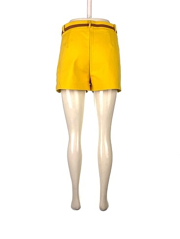 40 Beden Stradivarius Mini Şort %70 İndirimli.