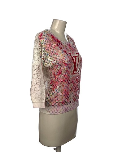 Louis Vuitton Louis Vuitton Bluz %70 İndirimli.